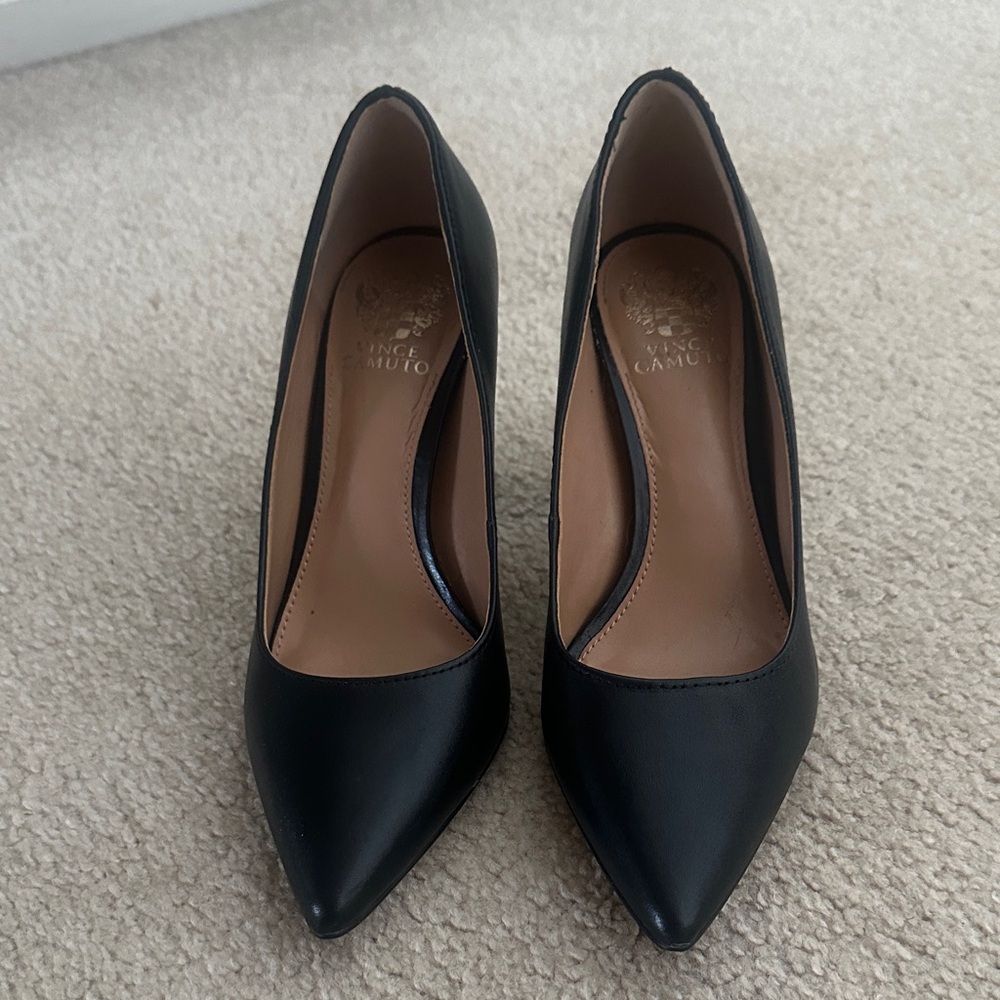 Vince Camuto “Ableen” Classic Black Heels (pumps) size 6.5. Soft Silky Leather